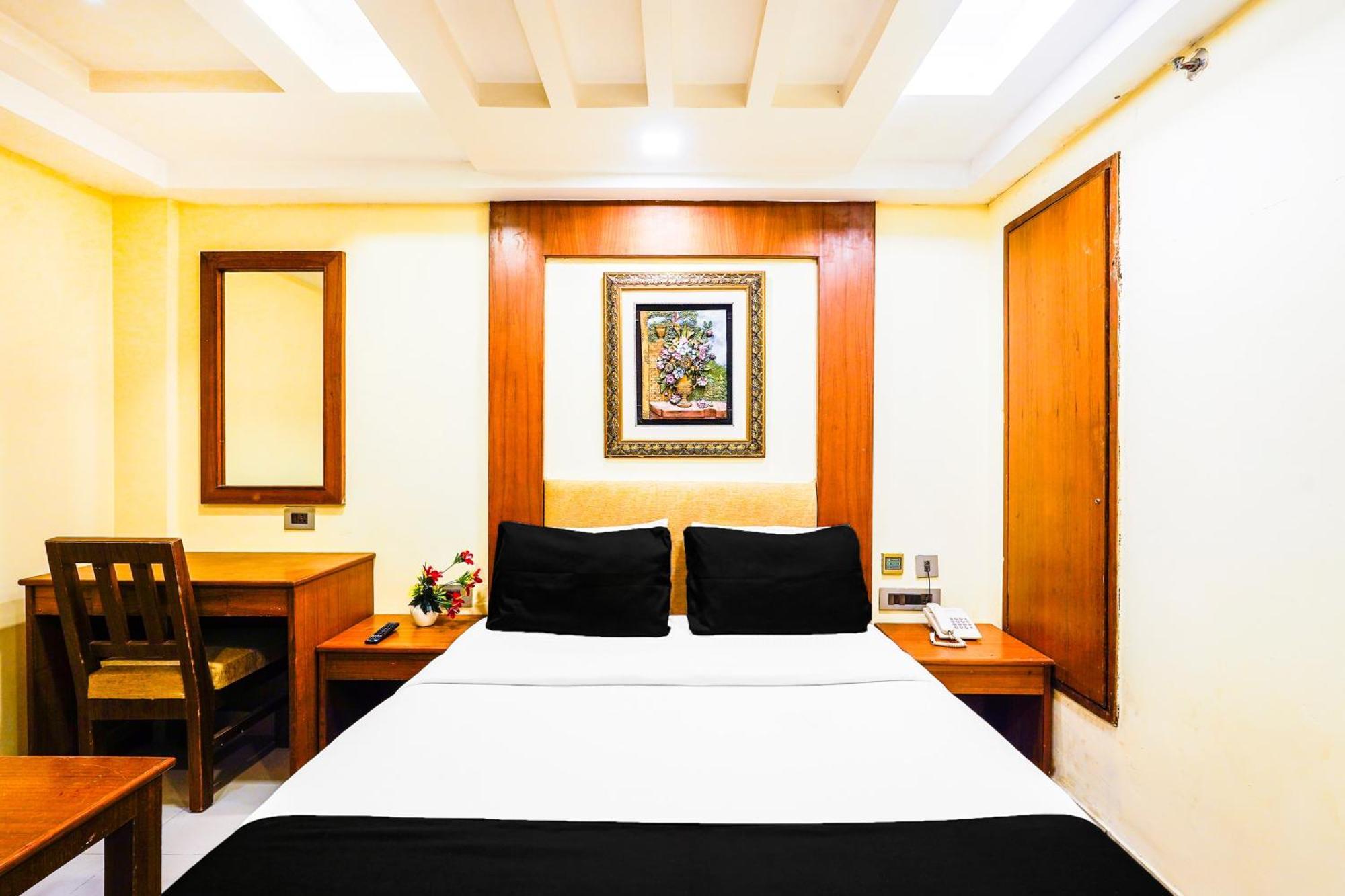 Super Townhouse Oak Alandur Near Chennai Airport Formerly Vijay Park Buitenkant foto