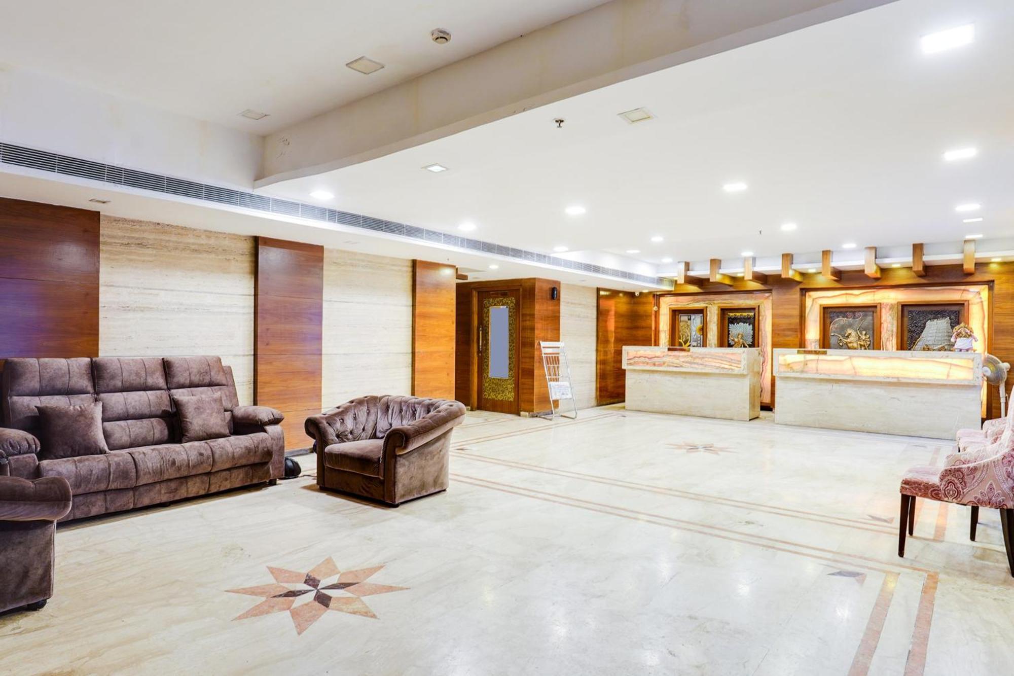 Super Townhouse Oak Alandur Near Chennai Airport Formerly Vijay Park Buitenkant foto