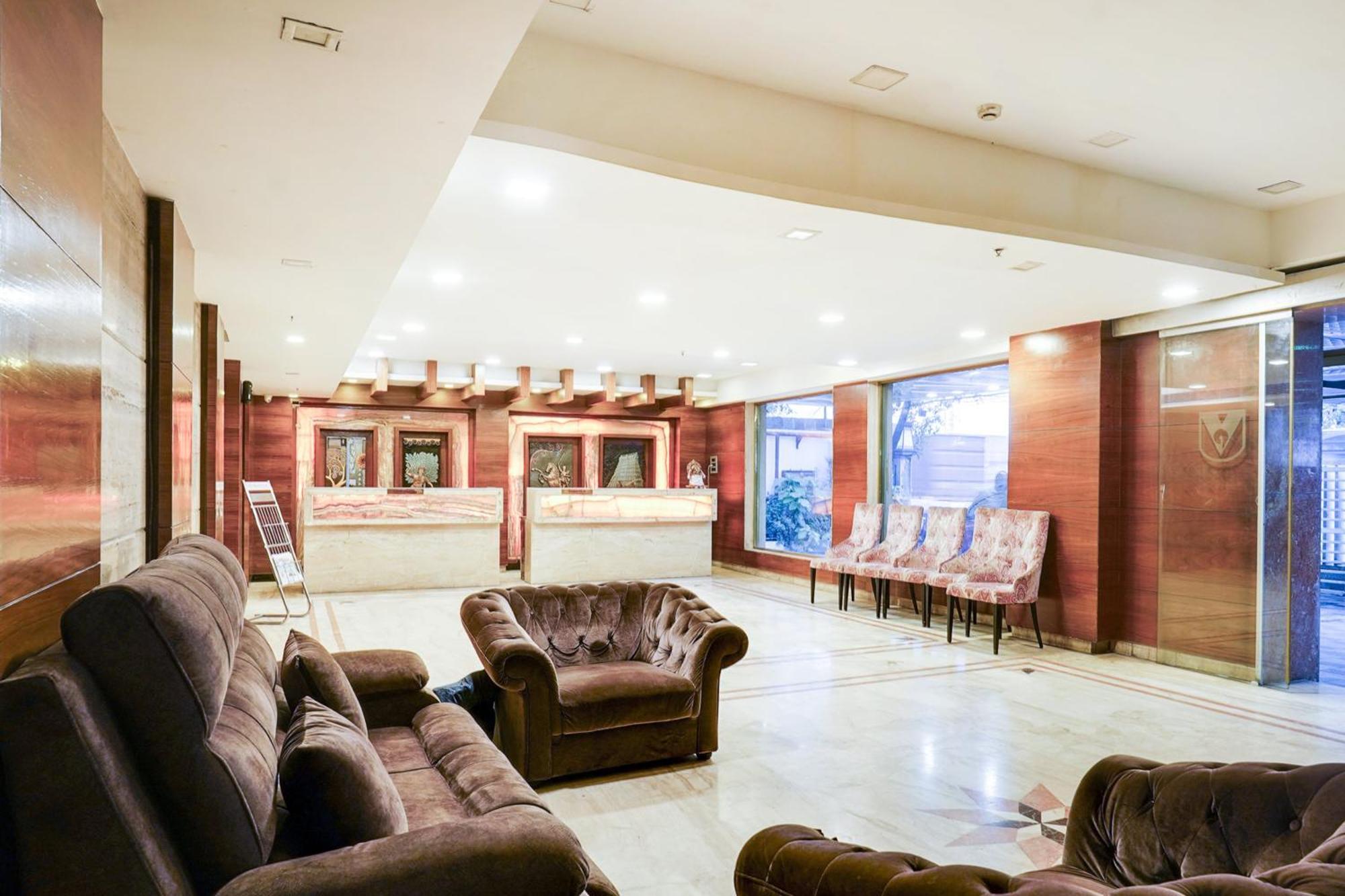 Super Townhouse Oak Alandur Near Chennai Airport Formerly Vijay Park Buitenkant foto