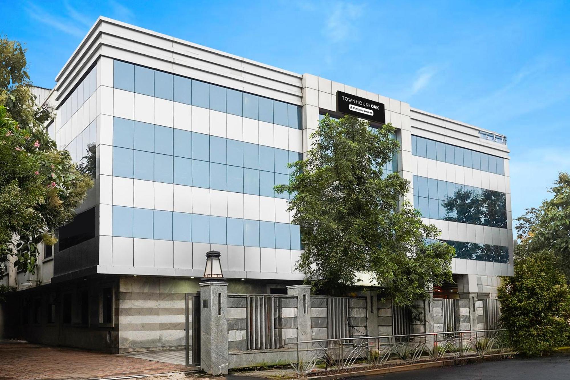 Super Townhouse Oak Alandur Near Chennai Airport Formerly Vijay Park Buitenkant foto