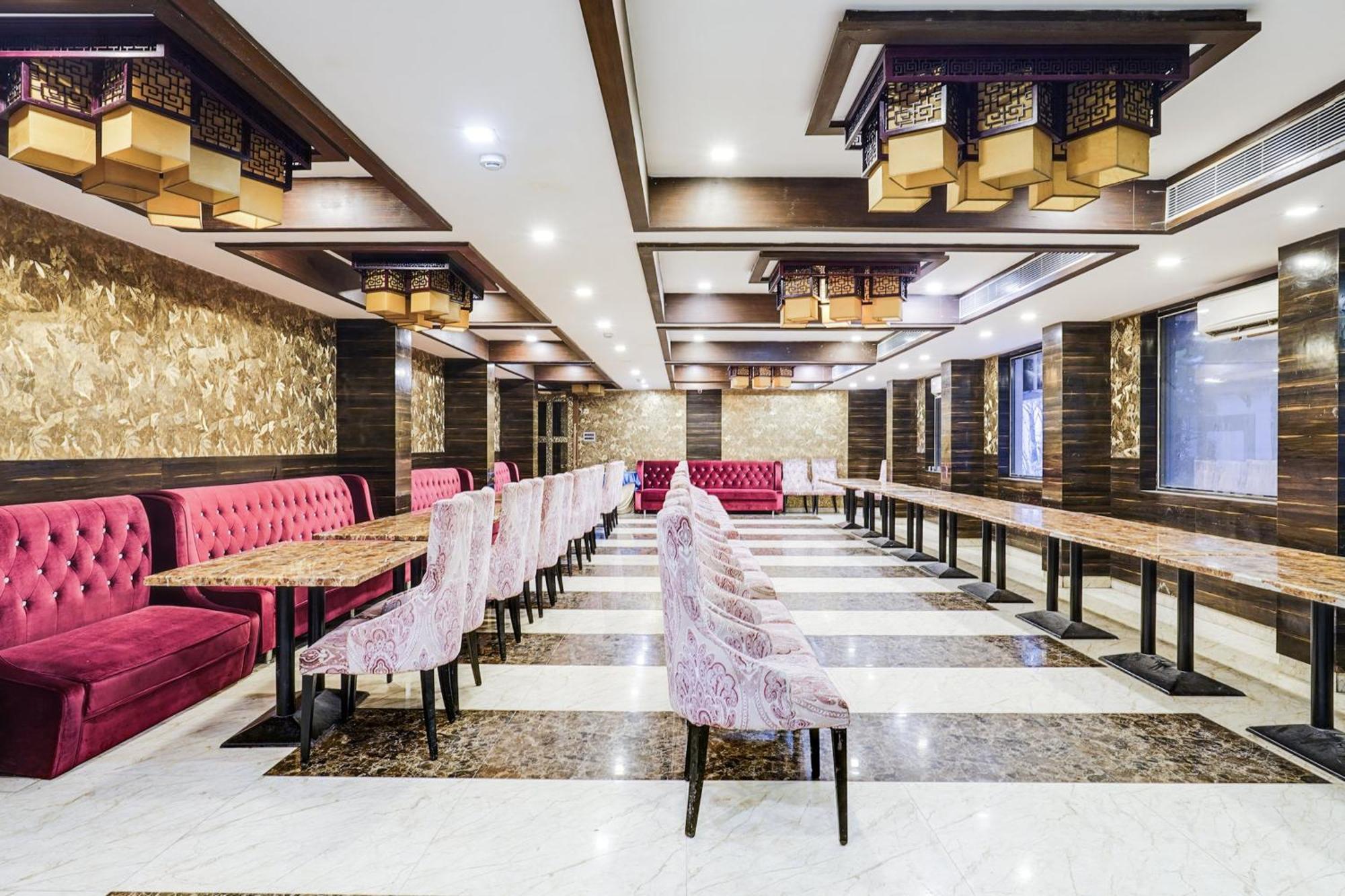 Super Townhouse Oak Alandur Near Chennai Airport Formerly Vijay Park Buitenkant foto